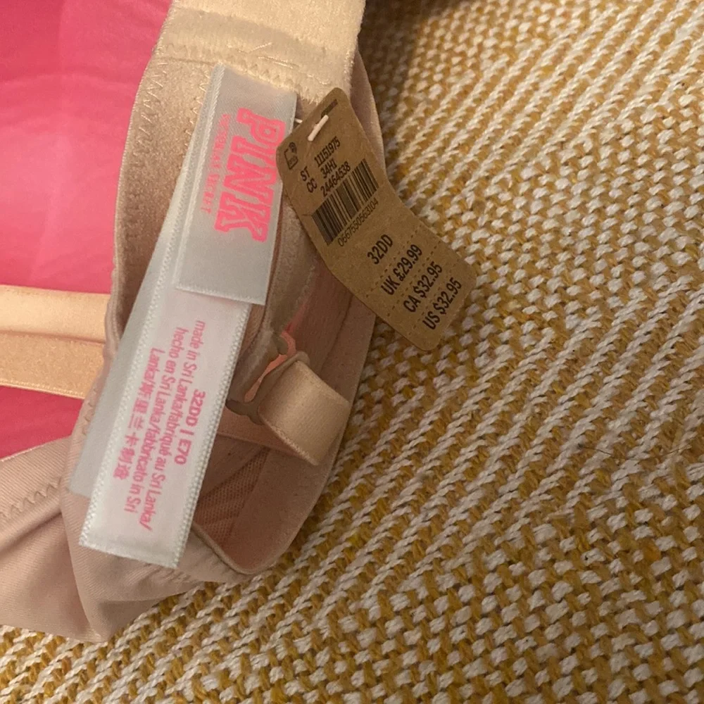 pink bra - Picture 3 of 3